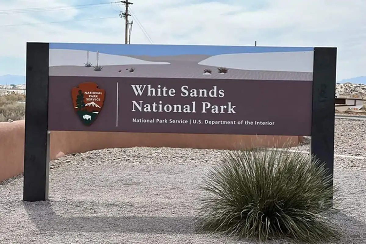 white sands national park sign