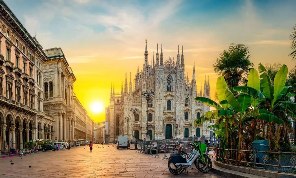 Milan Piazza Del Duomo