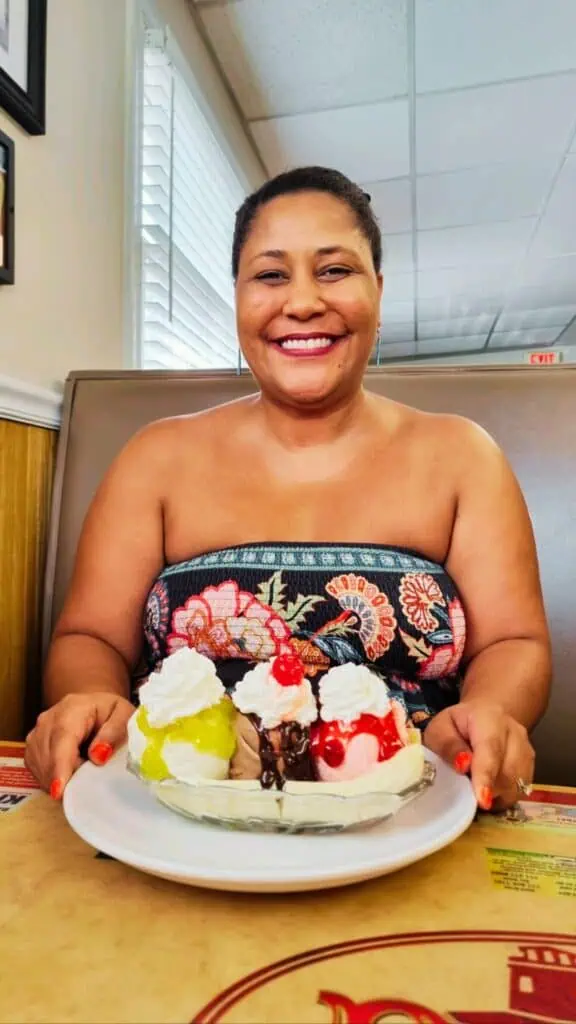 Alexandrea Sumuel Groves at Pungo Pizza in VB