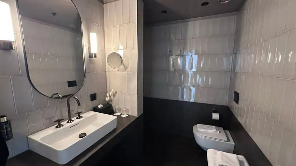 Clarion Hotel Karlatornet bathroom