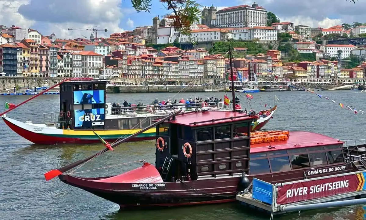Rabelo boats and views of Porto from Vila Nova de Gaia