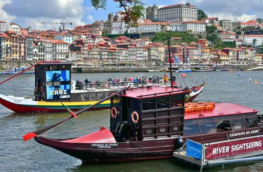 Rabelo boats and views of Porto from Vila Nova de Gaia