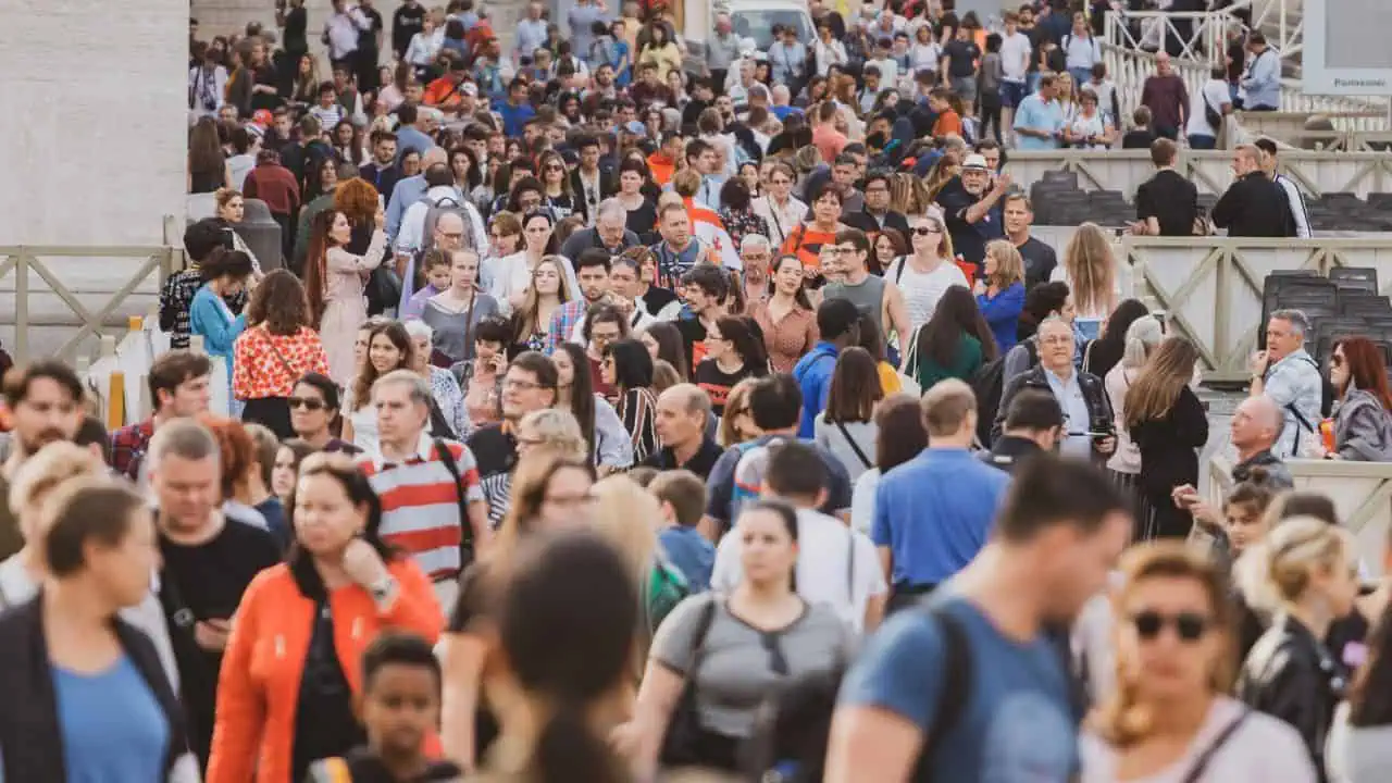 crowds of tourists