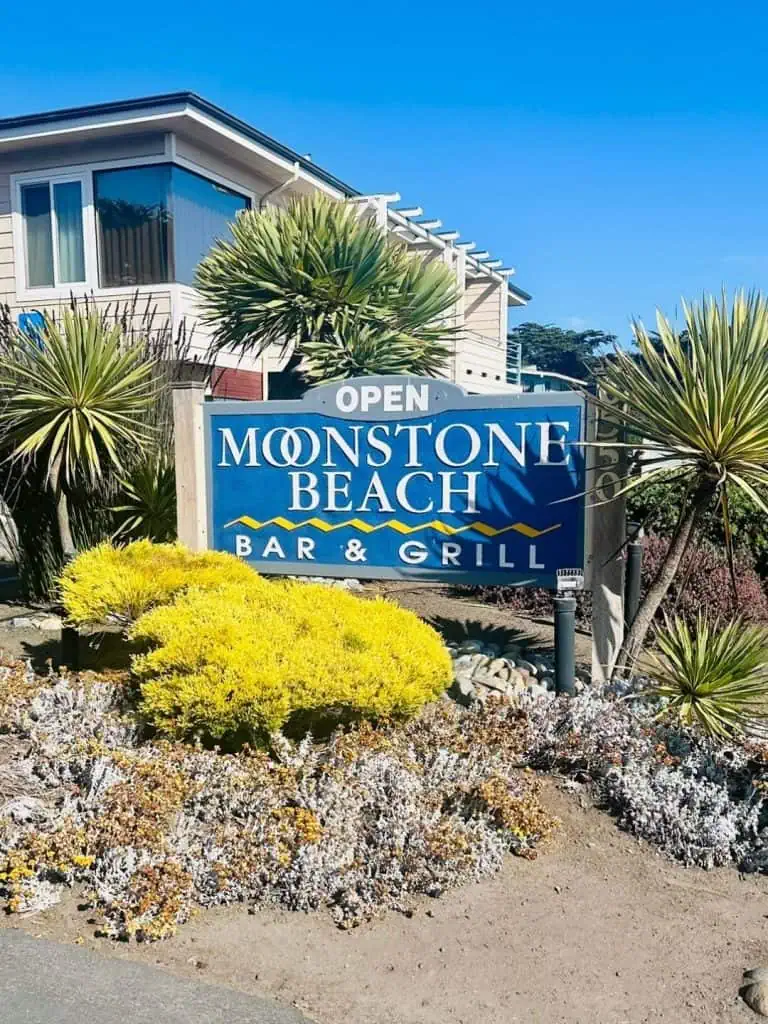 Moonstone Beach Bar and Grill