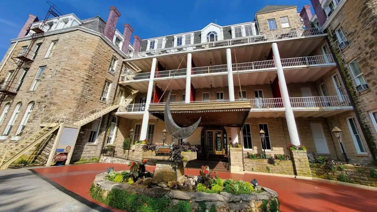 Crescent Hotel, Arkansas