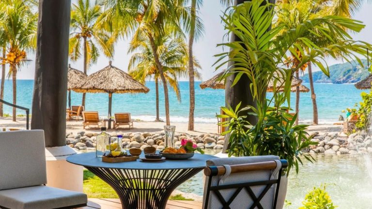 Thompson Zihuatanejo