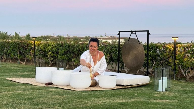 Sound healing with Flor Daneu