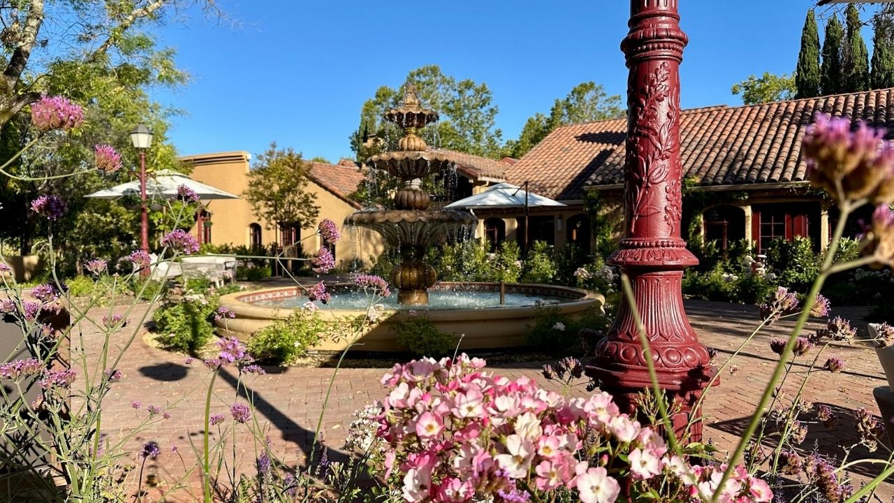 Vinarosa Resort & Spa Courtyard
